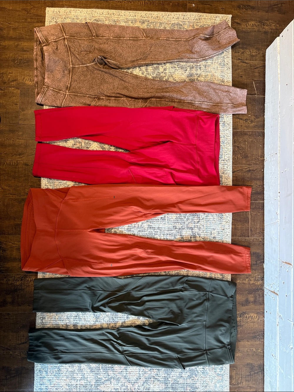 lululemon athletica size 6 variety  Leggings pockets on all